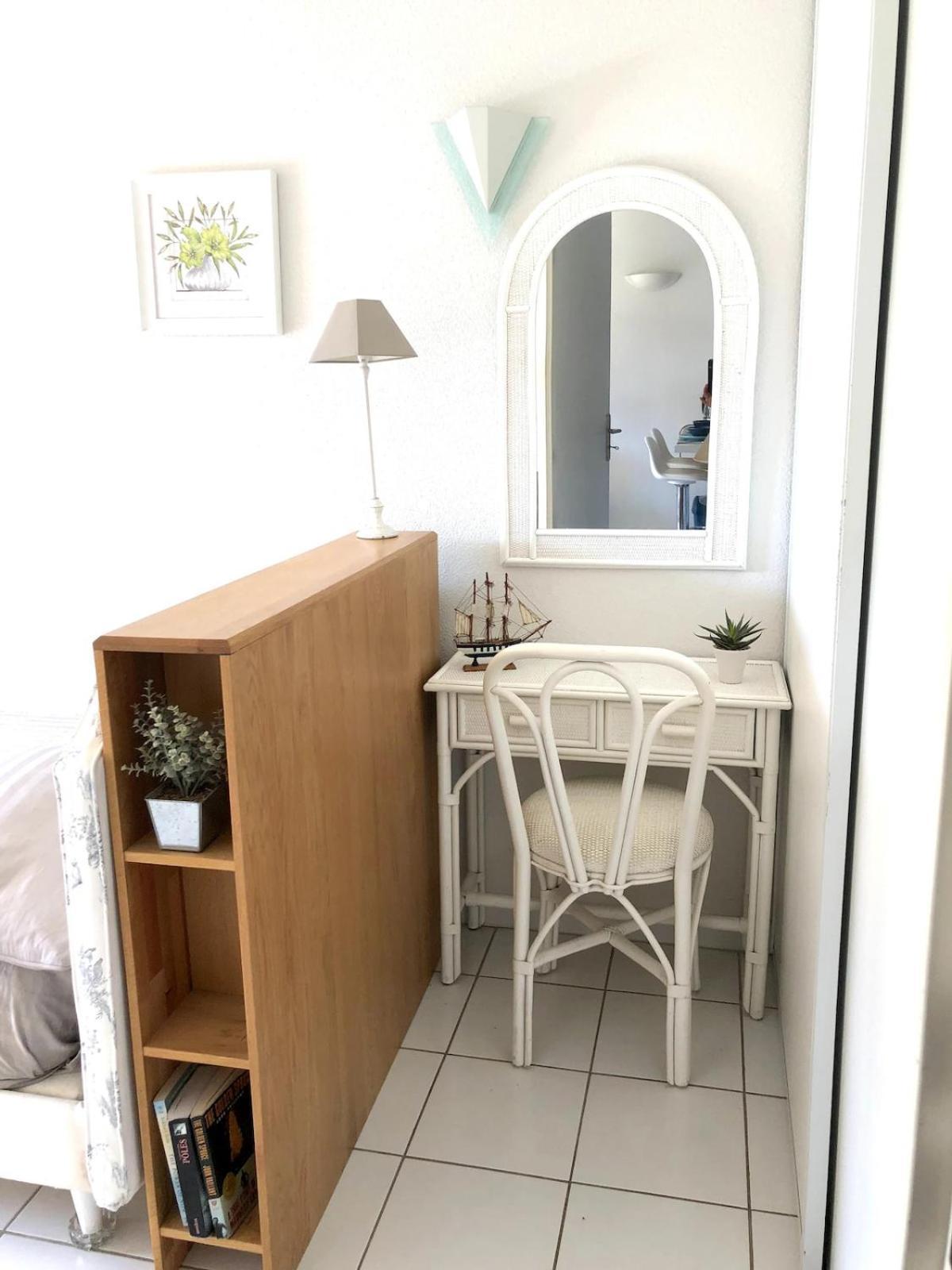 Les Pieds Dans L'eau T2 Avec Vue Et Piscine Appartement *